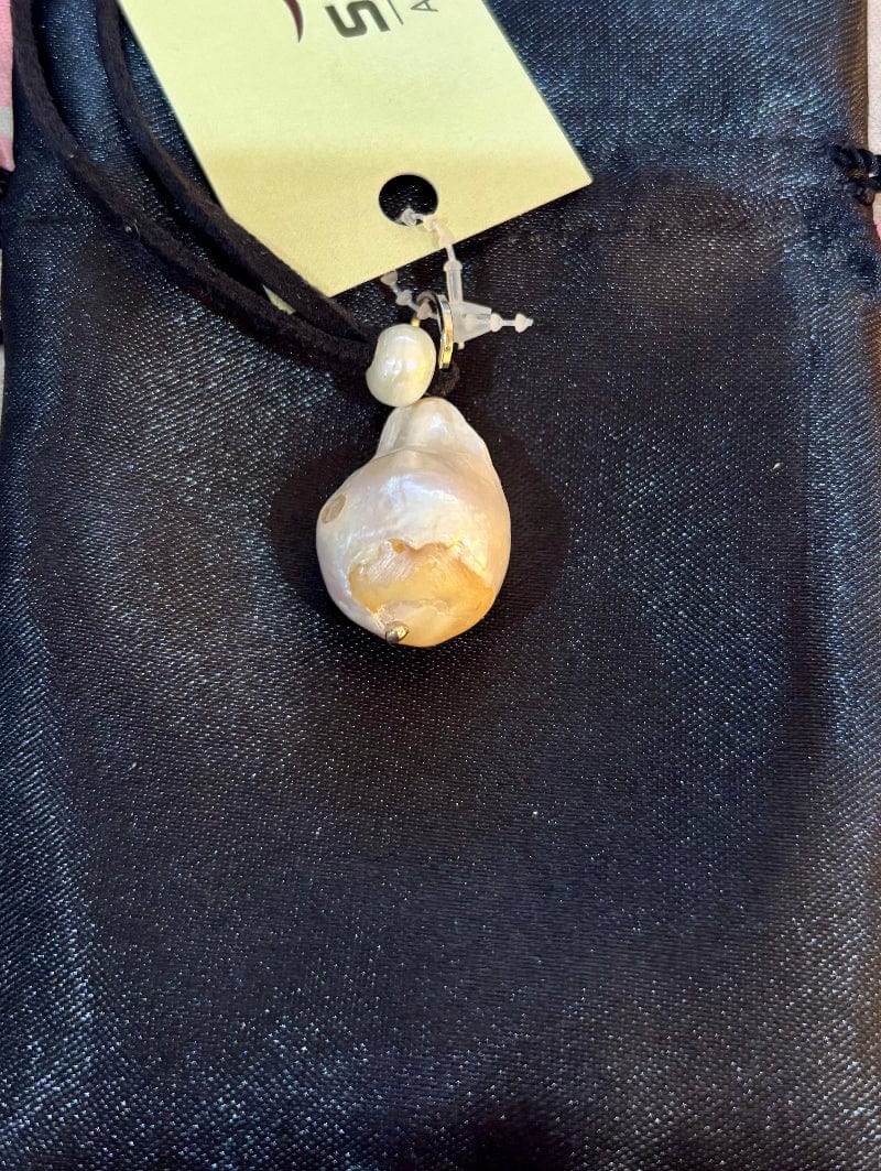 Gympie Saddleworld & Country Clothing Jewellery Pearl Necklace Baroque with Short Black Suede