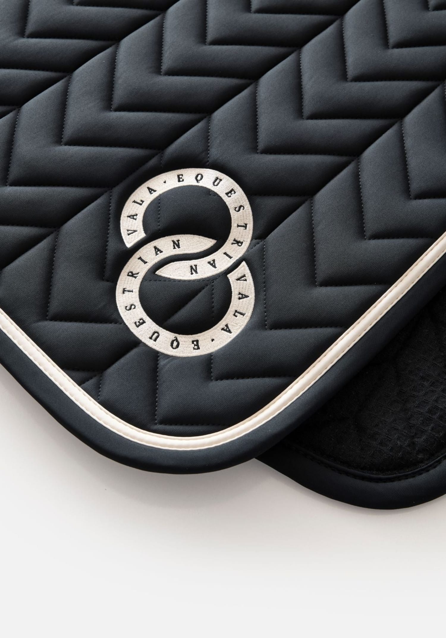 Vala Equestrian Saddle Pads English Full / Black Vala Equestrian Saddlepad Super Luxe Jump