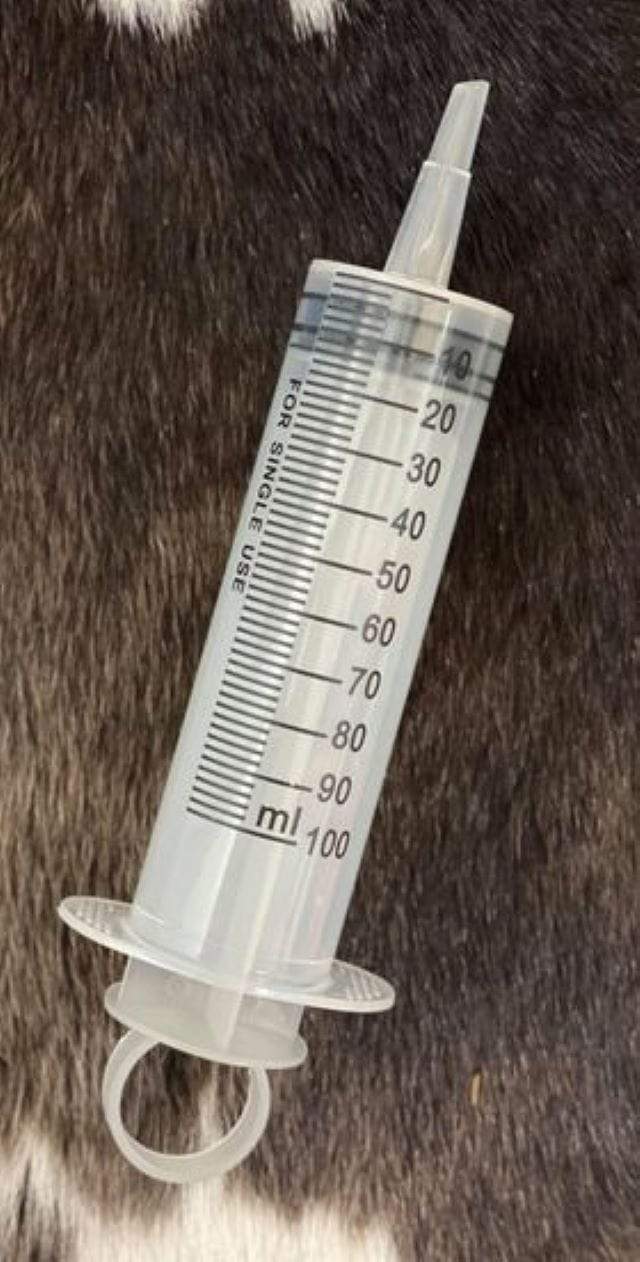Gympie Saddleworld Vet & Feed Irrigation Syringe 100mL