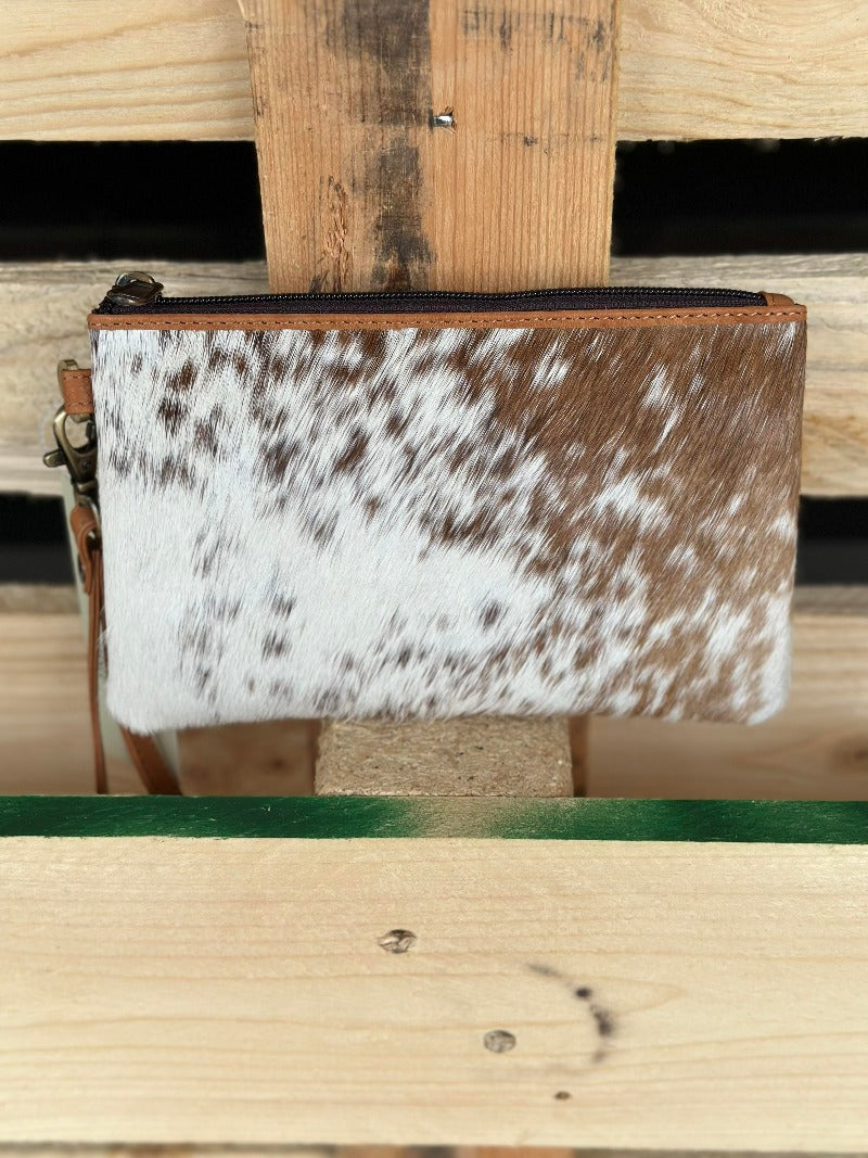 The Design Edge Handbags & Wallets Toronto Cowhide Bag Small (TORONTOSML)