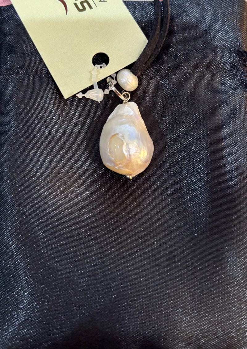 Gympie Saddleworld & Country Clothing Jewellery Pearl Necklace Baroque with Short Black Suede