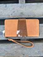 Gympie Saddleworld Handbags & Wallets Cowhide Wristlet Wallet (TANNER)