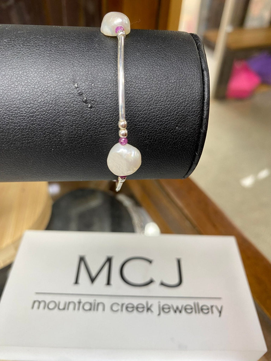 Mountain Creek Jewellery Mountain Creek Jewellery Bracelet Pearl and Garnet