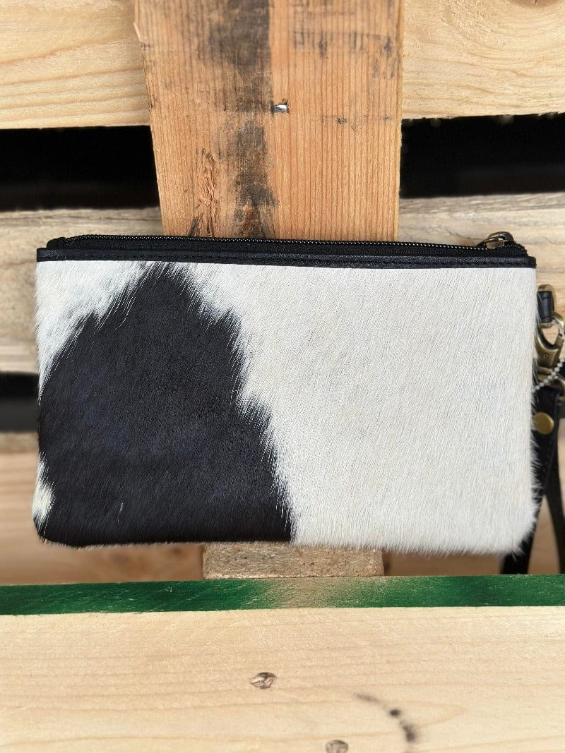 The Design Edge Handbags & Wallets Toronto Cowhide Bag Small (TORONTOSML)